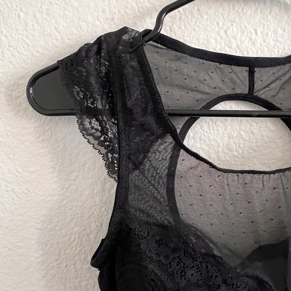 Gilligan & O'Malley Small Cap Sleeve Lace Bralette Top Black Keyhole Back Padded - Picture 2 of 6